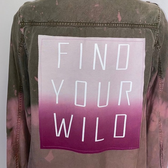 FIND YOUR WILD GRAPHIC BACK DIP DYED SHIRT - Picture 4 of 6